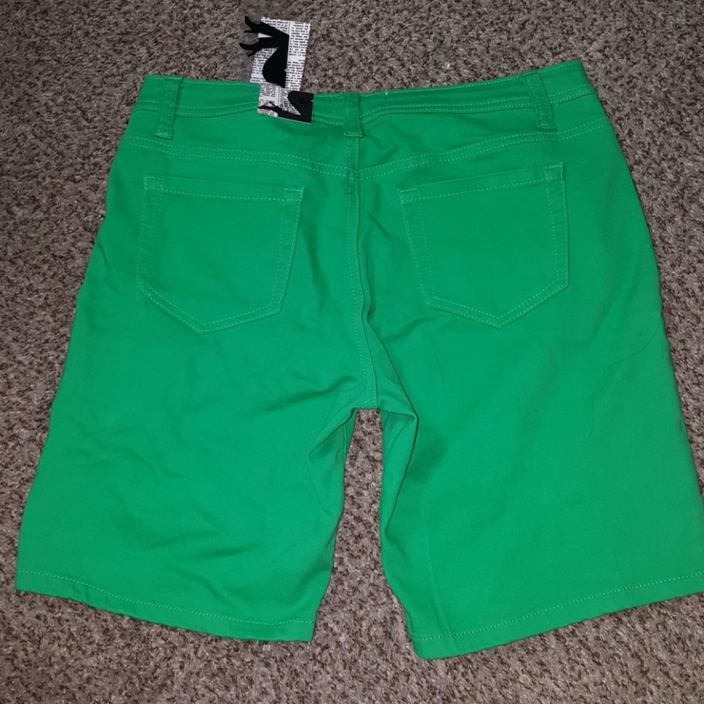 Green Shorts. - Picture 4 of 4